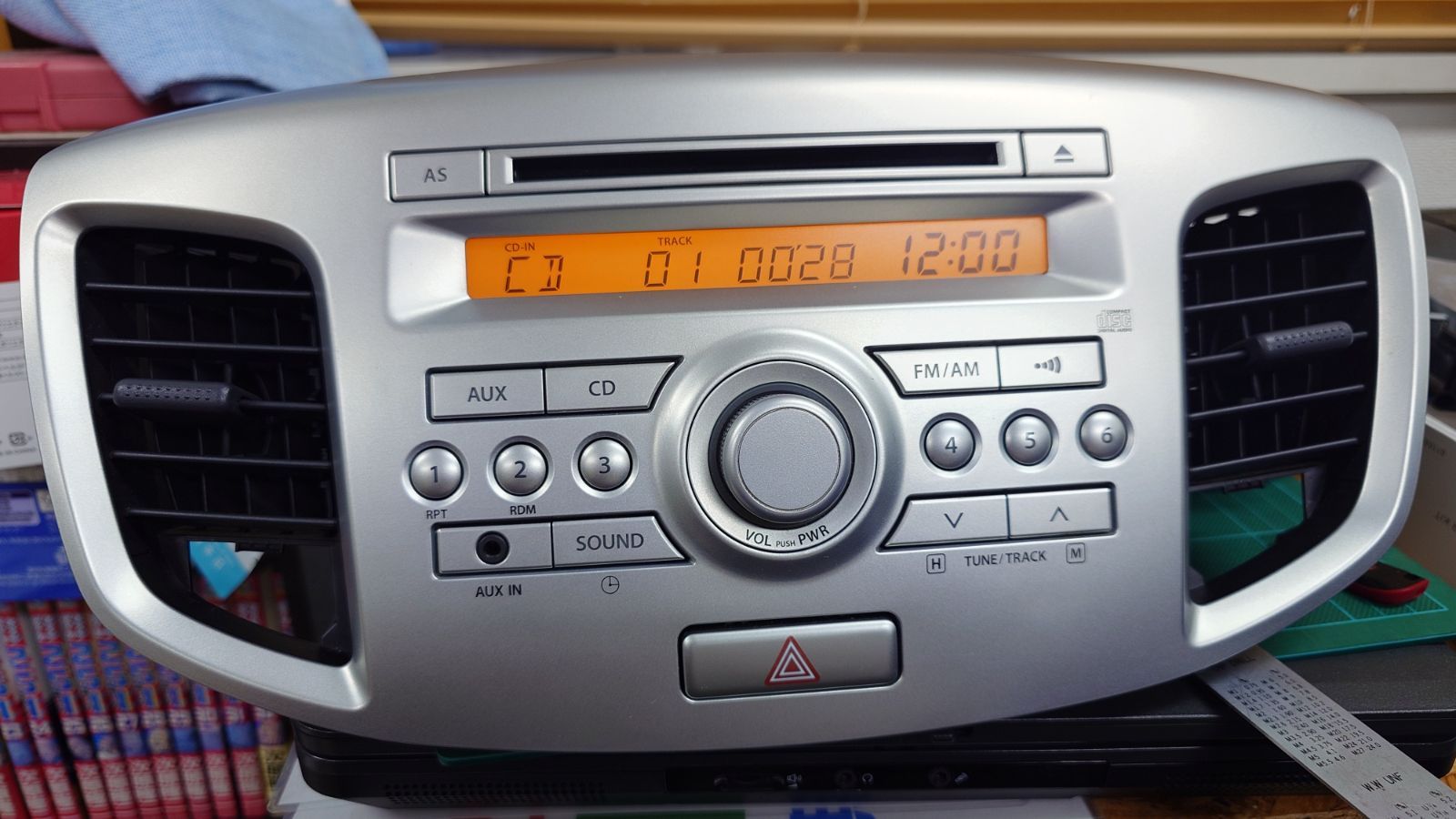 MH34SワゴンR純正オーディオ☆CD,AUX,ラジオ☆スズキ純正☆完動品