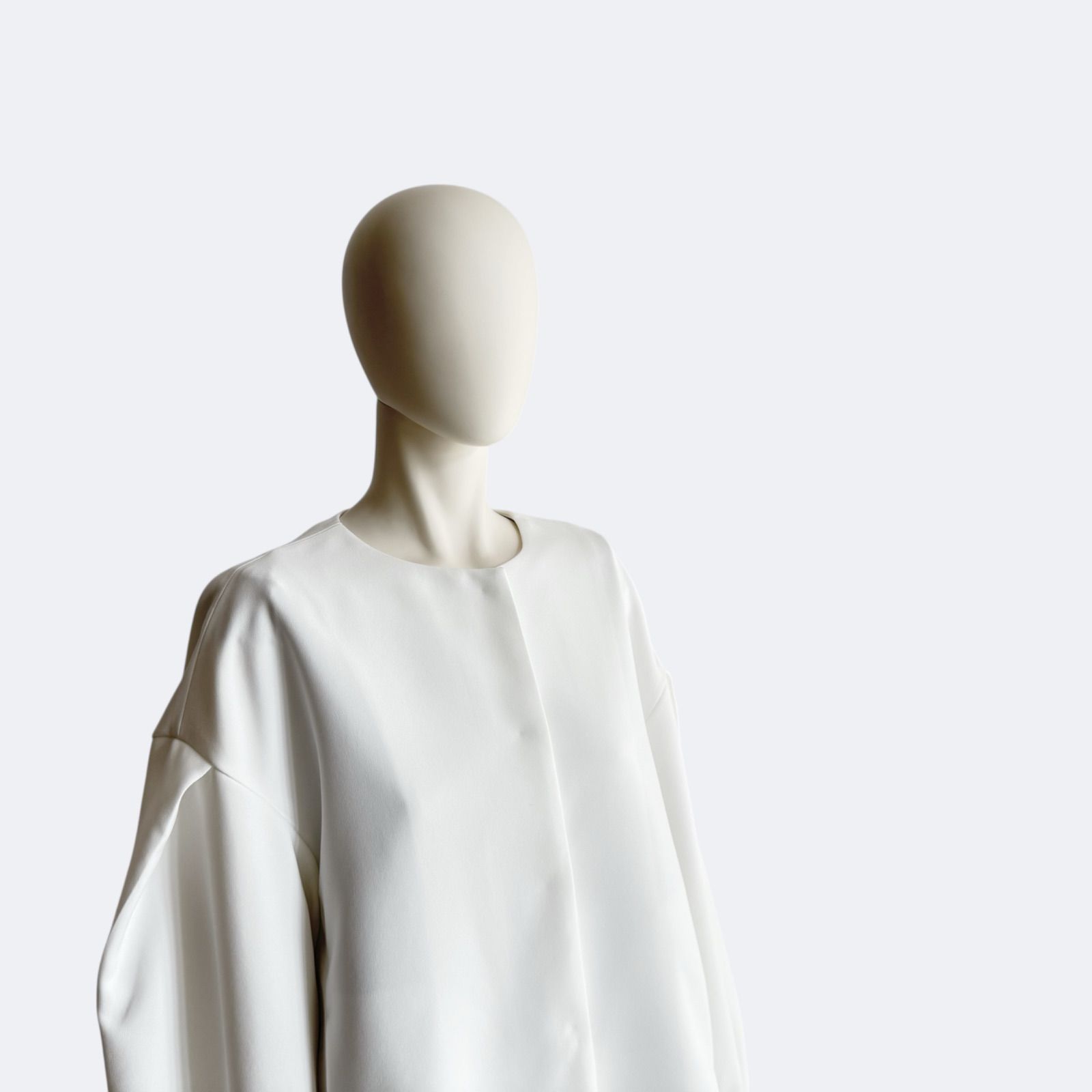 【未使用】Adore アドーア　ノーカラージャケット　白 美品】アドーア ADORE ノーカラーショートジャケット ブルゾン 日本製