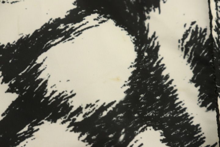ホワイト 総柄