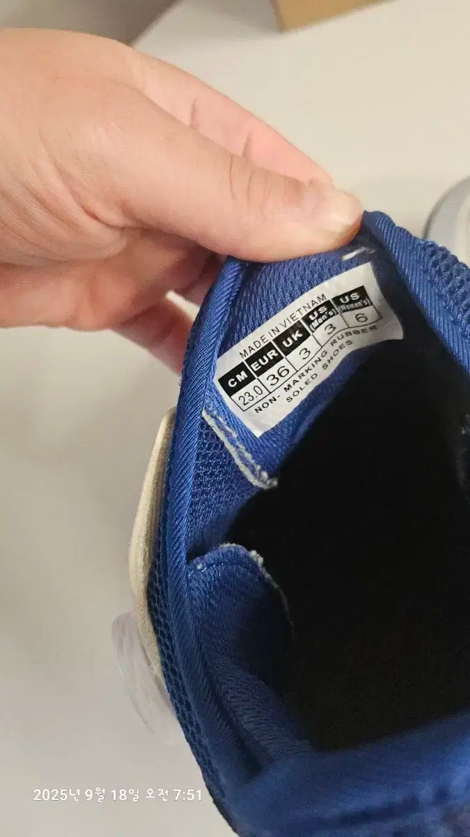 バドミントンシューズ 88