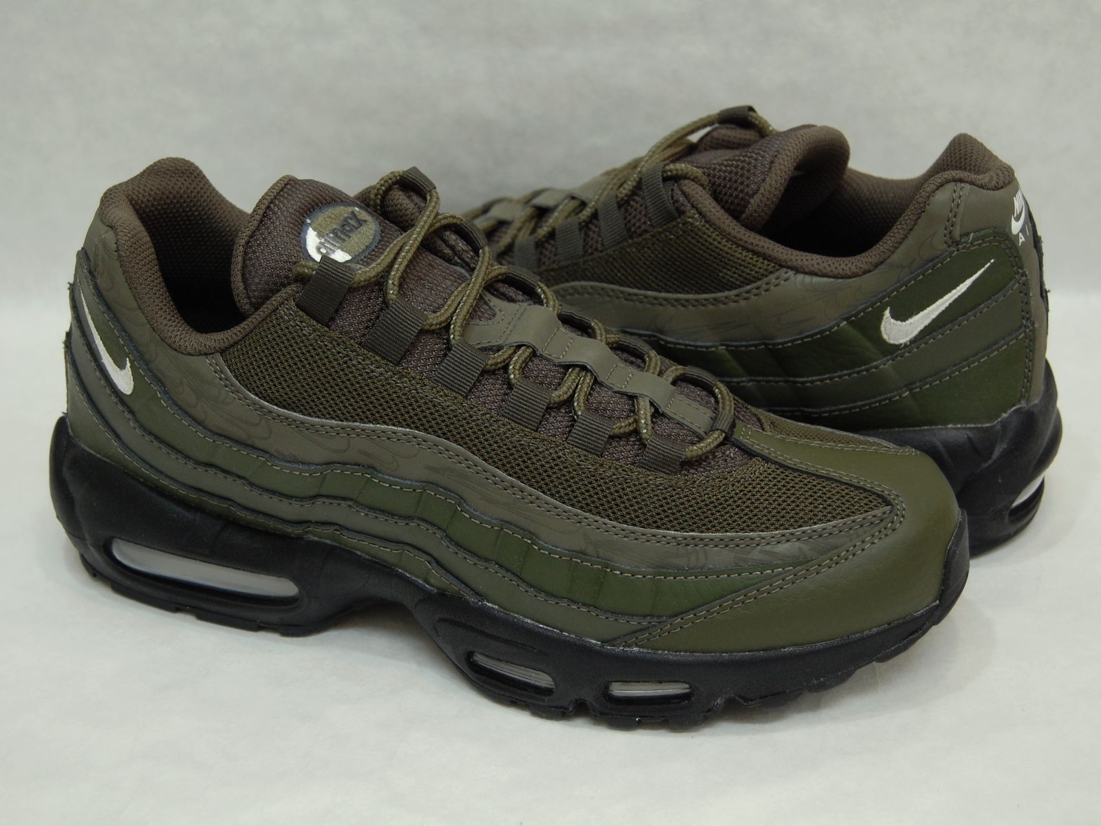 NIKE AIR MAX 95 cargo khaki/white ナイキ エア マックス 95 カーゴ カーキ ミリタリー アーミー オリーブ  ダーク グリーン ブラックソール アメリカ 海外 限定 - メルカリ