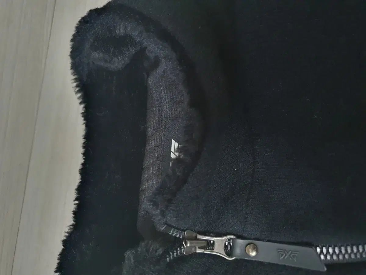 pxg パッド入りジップアップ