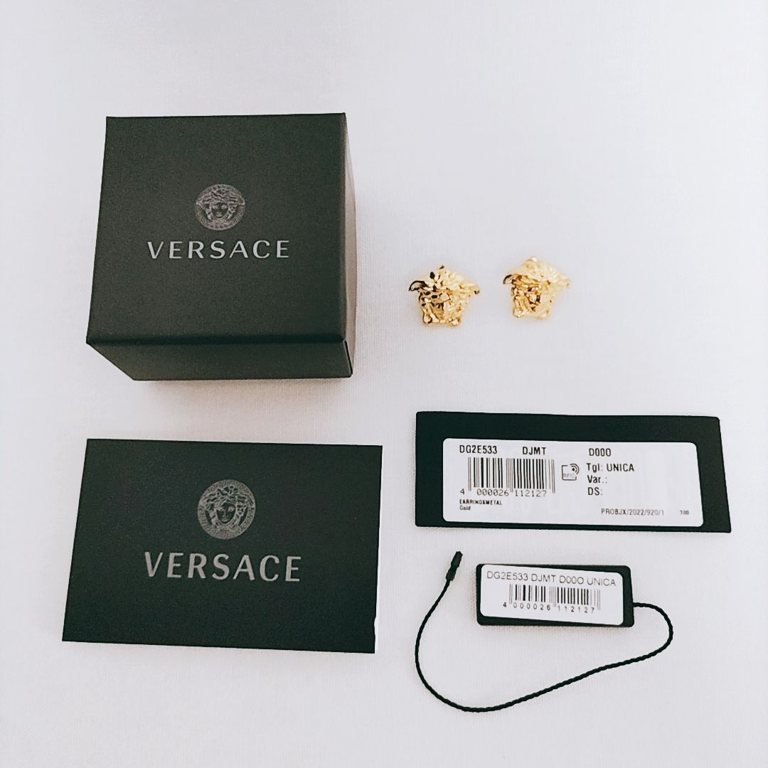 【新品未使用】VERSACE メドゥーサ ヘッド ピアス ゴールドカラー 訳あり・新品未使用】VERSACE メドゥーサ ヘッド ピアス