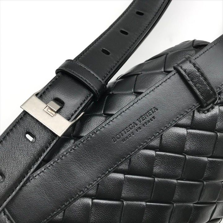 未使用保管品 BOTTEGA VENETA ボッテガ イントレチャート ベルトバッグ