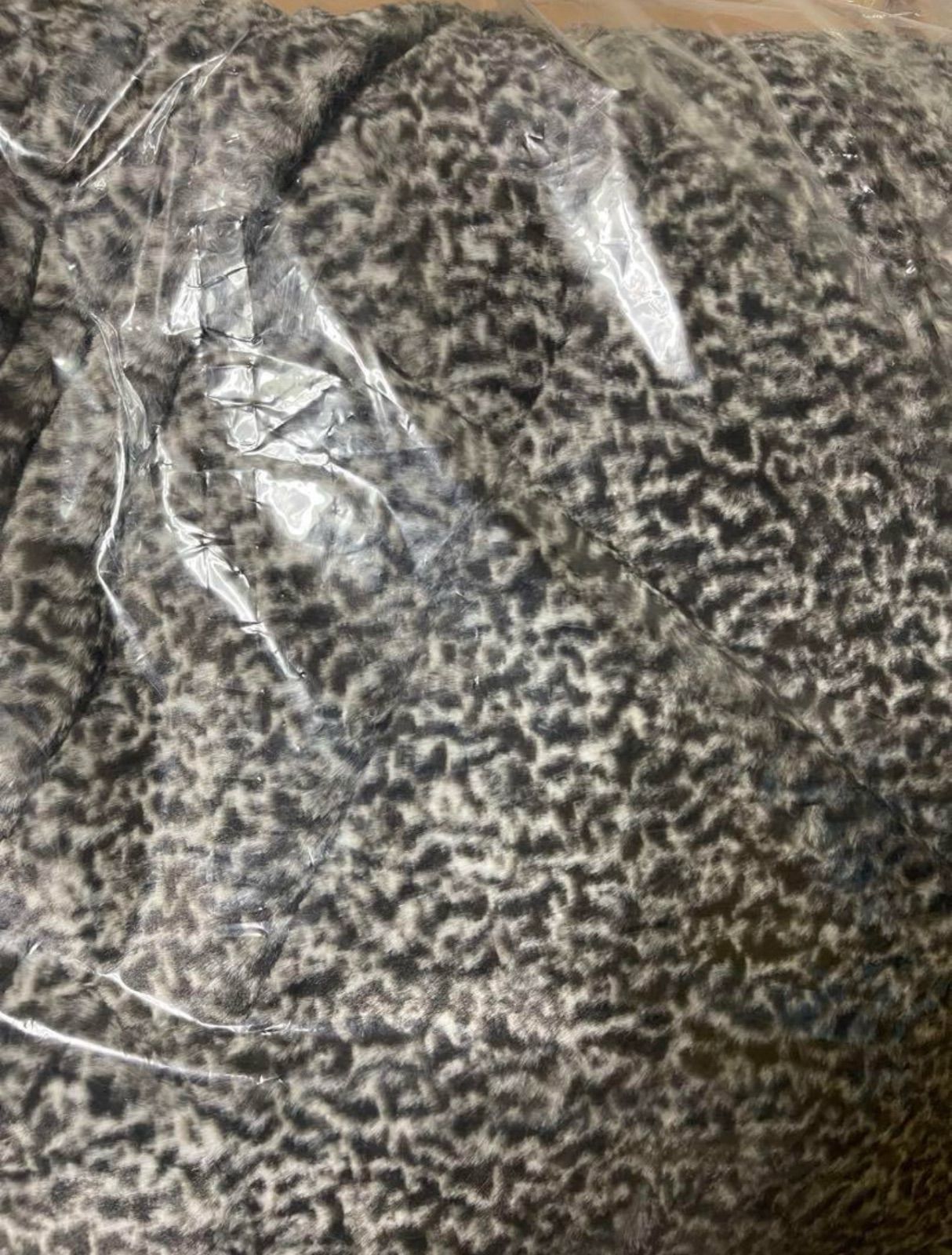 ダブル ロマンス岩盤浴 天然鉱石蓄熱効果 ふわふわボア敷きパッドロマンス小杉