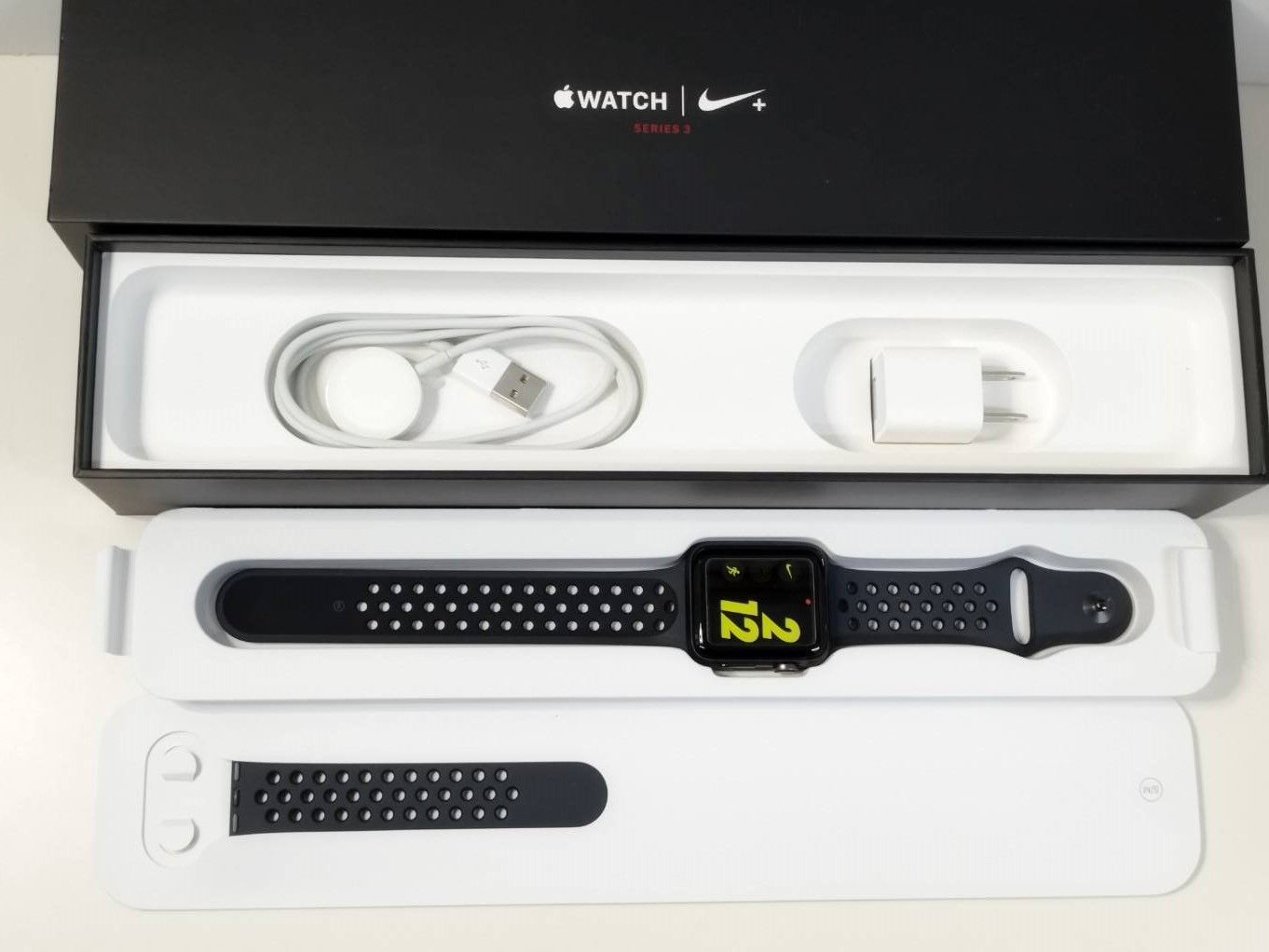 Apple Watch Nike+S3/GPS+セルラー/42mm/A1891〈MQMF2J/A〉
