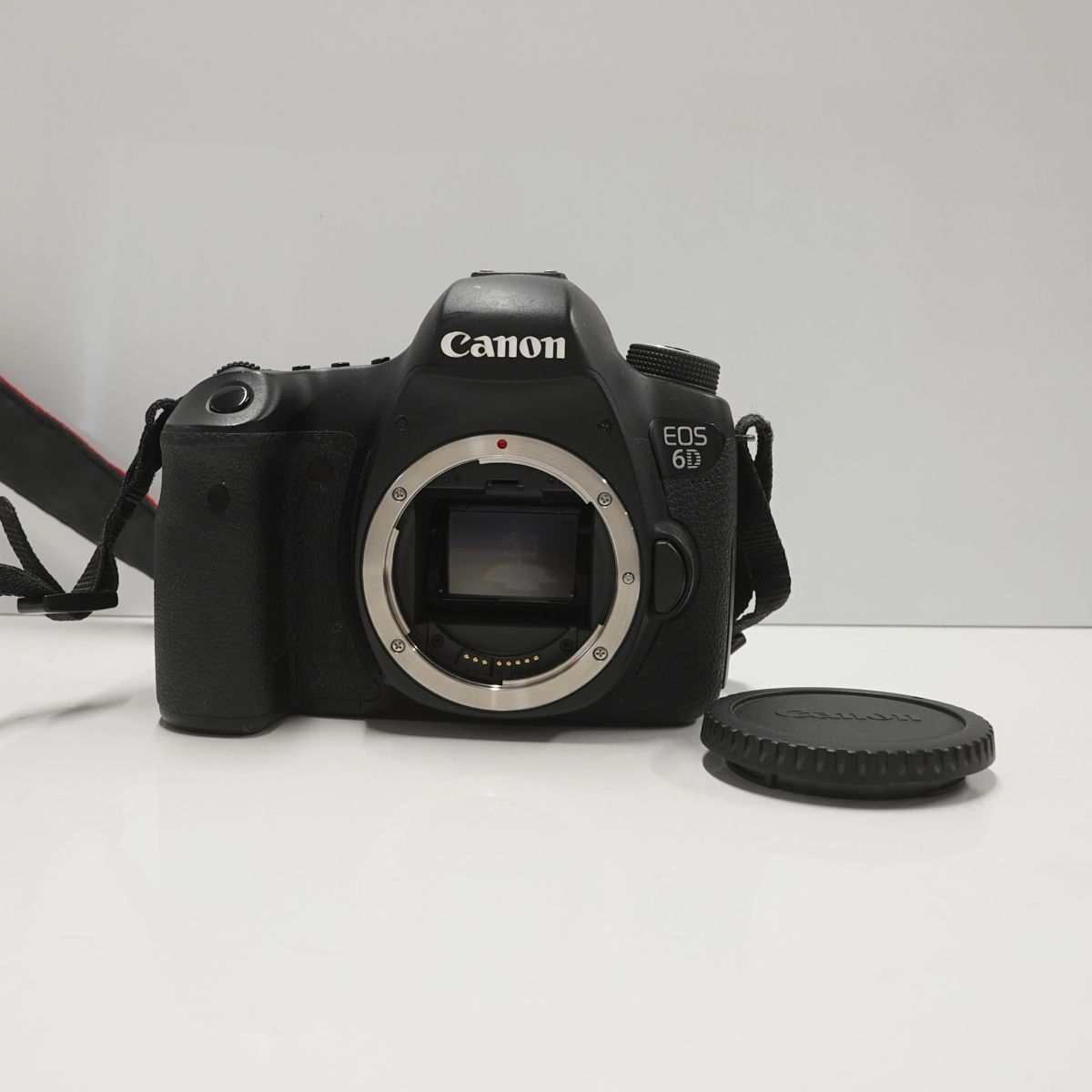 Canonフルサイズ EOS 6D ボディ