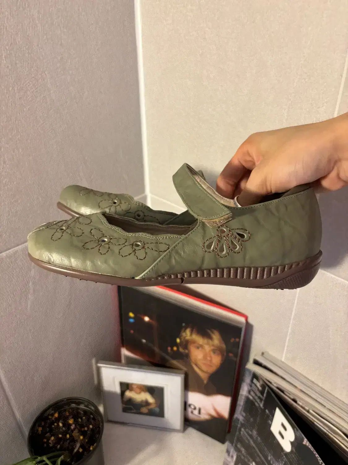 Gisse ストラップ フラットシューズ