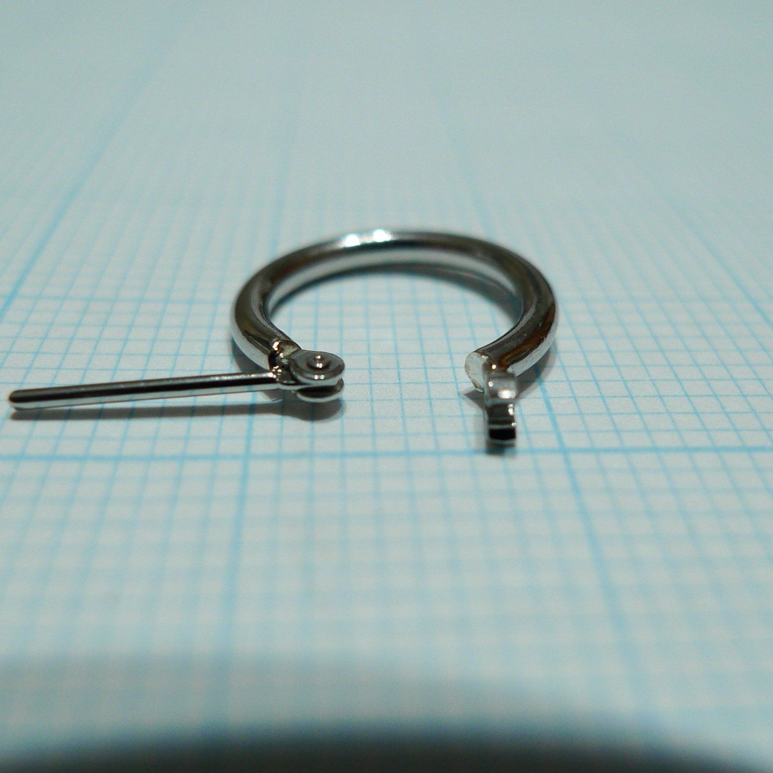 pt900フープピアス プラチナ 片耳 Amazon | 日本製 プラチナ Pt900 フープピアス 1.5mm x 15mm