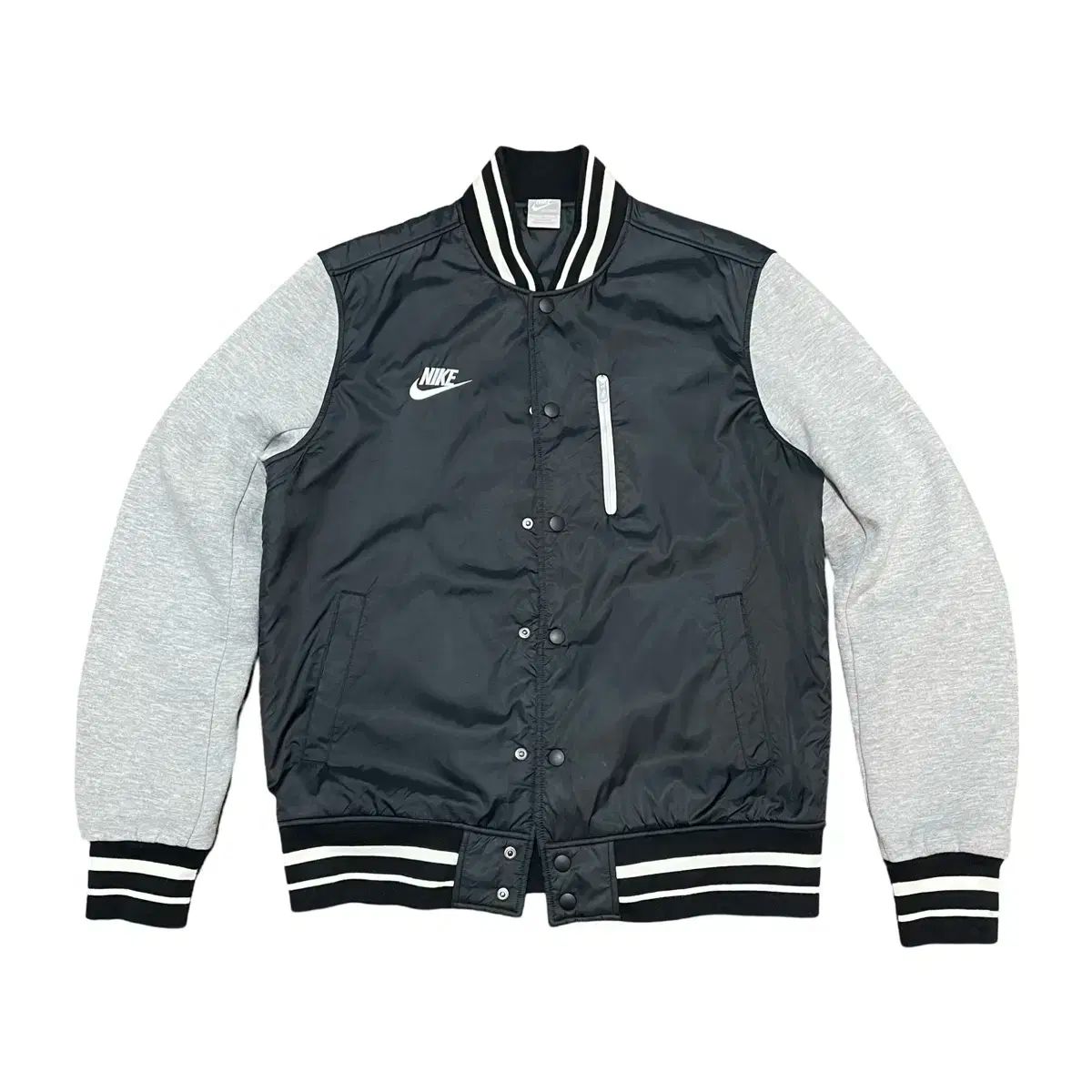 L Nike(ナイキ） スタジアム スタジャン