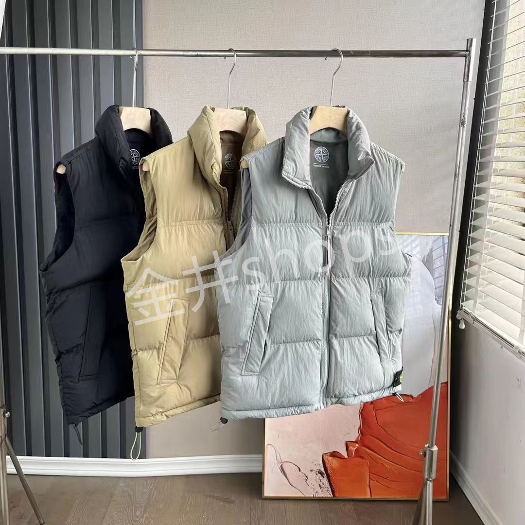 人気商品・極美品・新品未使用】STONE ISLAND （ストーンアイランド 