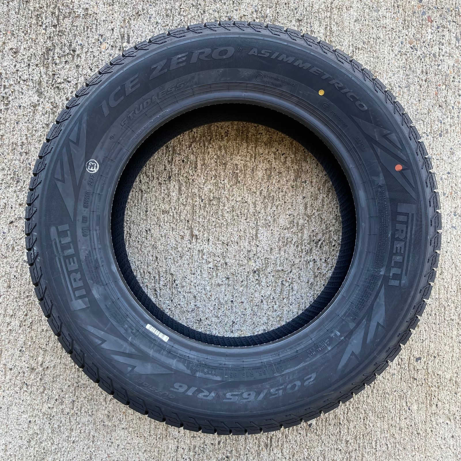 新品 ピレリ アイスゼロアシンメトリコ 205/65R16 スタッドレスタイヤ 