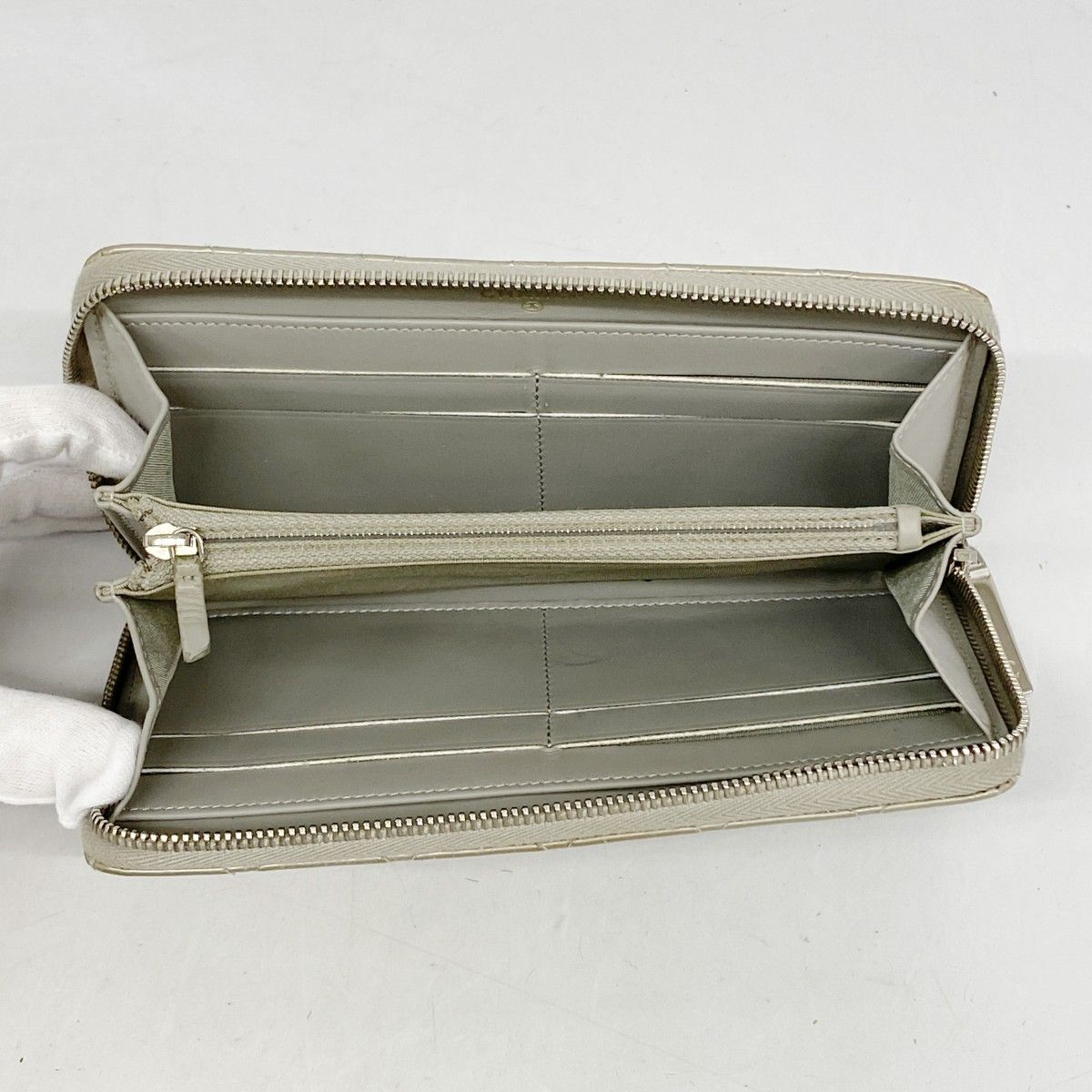 5ia0985-h】シャネル 長財布 ブリリアント パテントレザー シルバー  