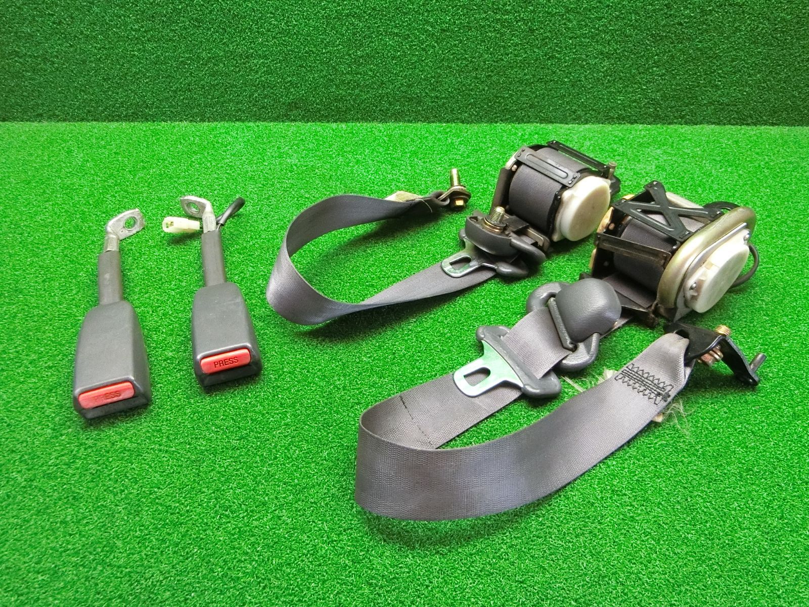 10754 サンバー ディアスワゴン TW1 フロント シートベルト 左右セット キャッチ