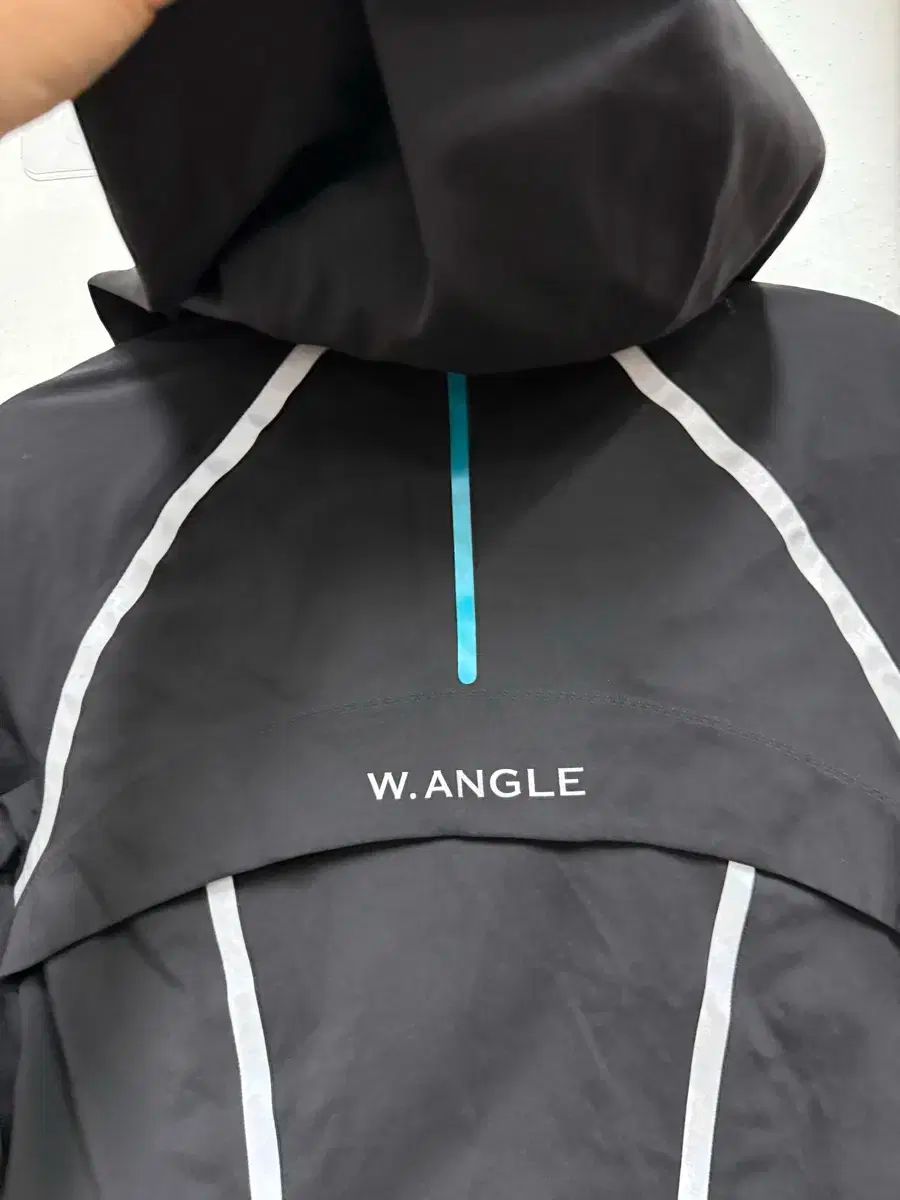 ANGLE ジップアップ