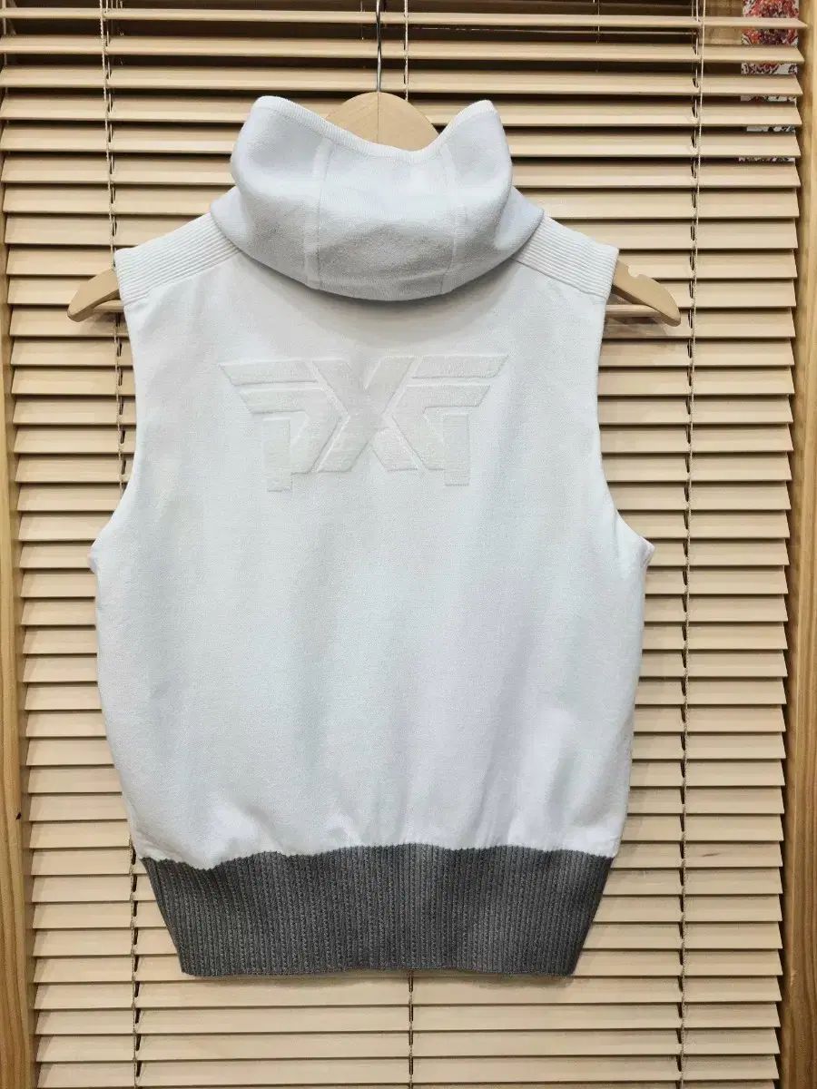 フーディーニット ベスト