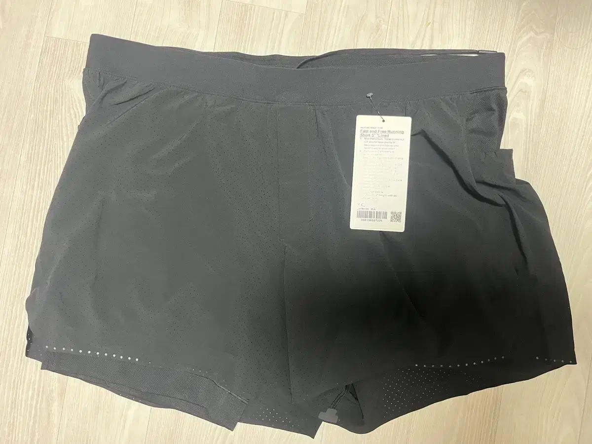 lululemon ルルレモン 速い 円 プレ リンデ ラニーショーツ 5 xxl です