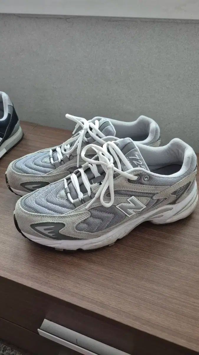 New Balance(ニューバランス) 725 グレー 275 サイズ - メルカリ