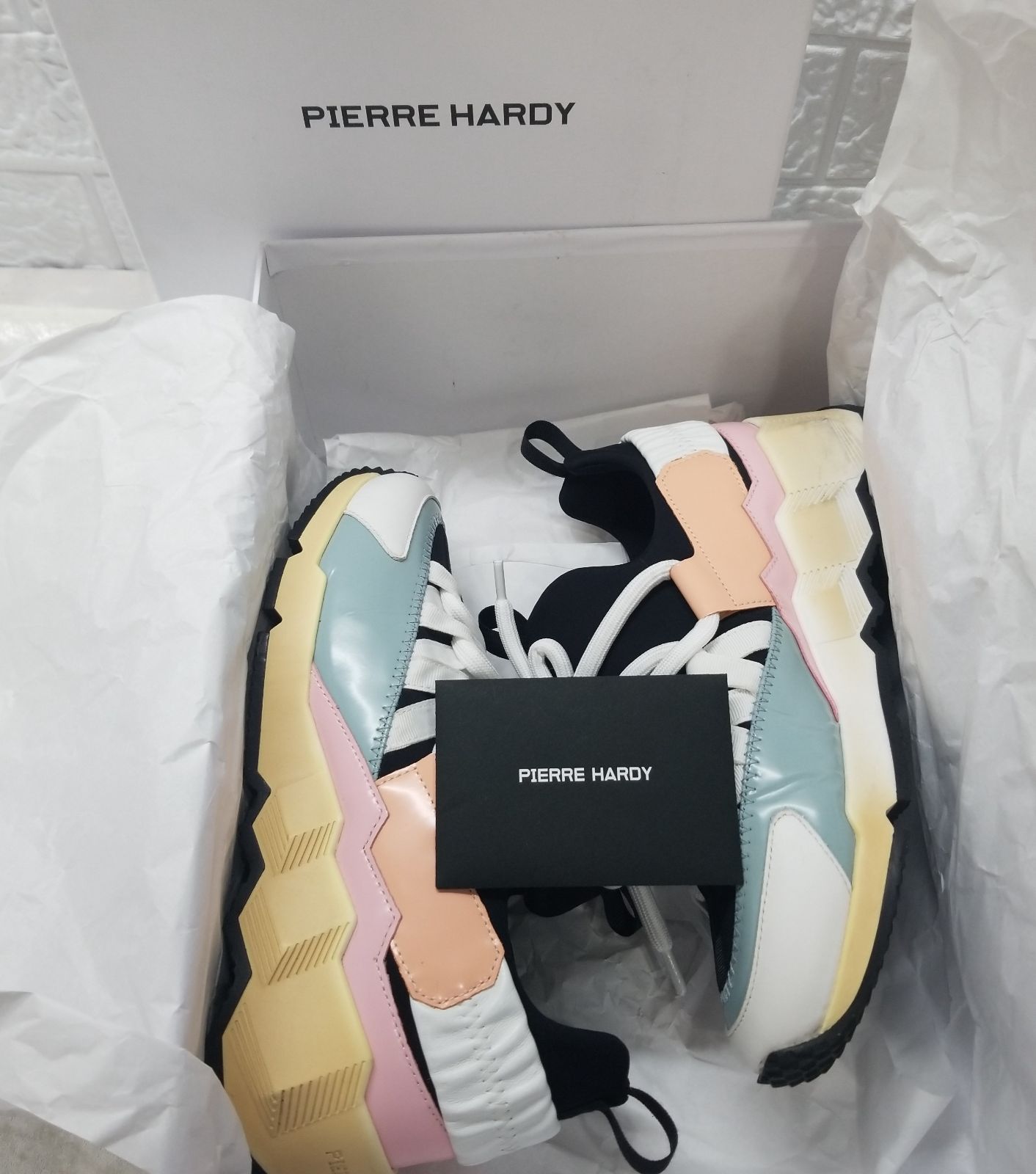 【美品】PIERRE HARDY ピエールアルディ　38 スニーカー　24.0㎝ ピエール アルディ メンズ スニーカー ストリートライフ