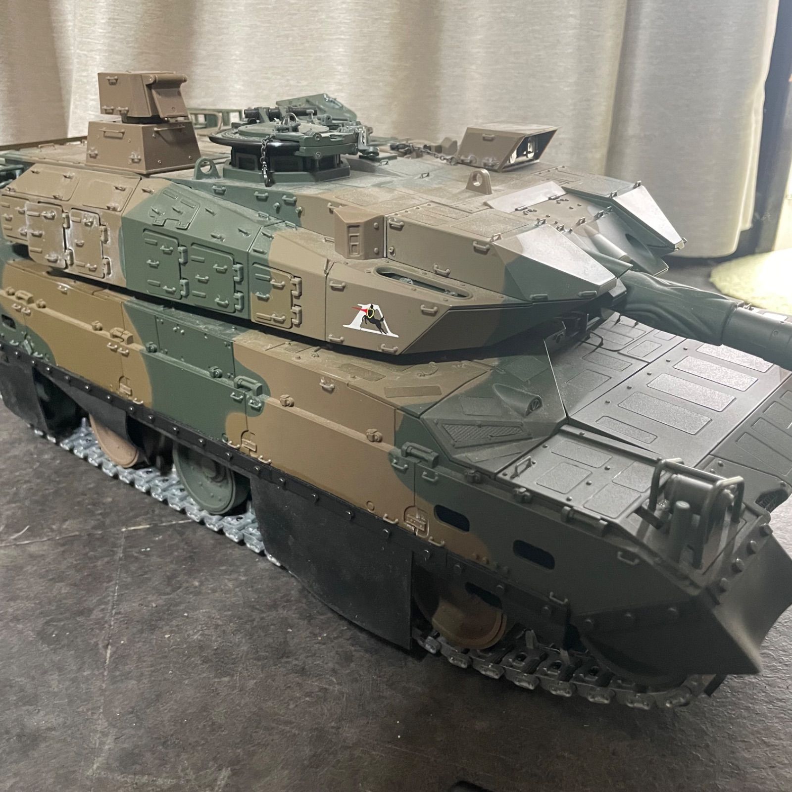 ♭ アシェット 1/16 陸上自衛隊 10式戦車をつくる ダイキャスト