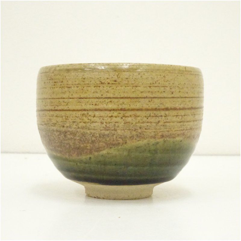 伊羅保青彩御題丘茶碗