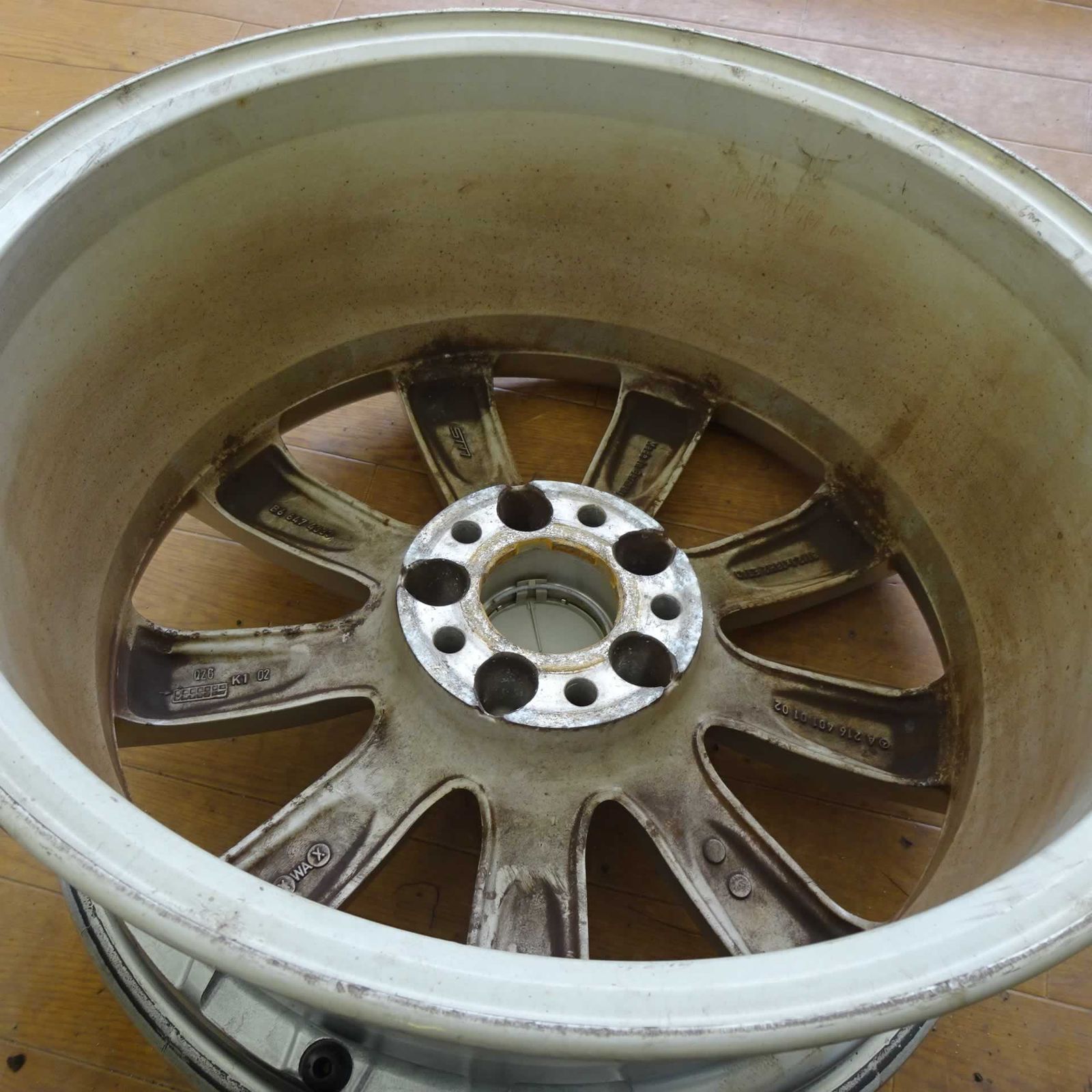 18×8.5J ベンツ