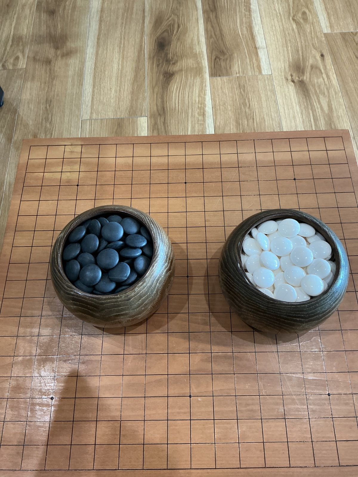 囲碁盤脚付 碁石セット 囲碁盤 碁石セット 脚付 へそあり 木製 日向