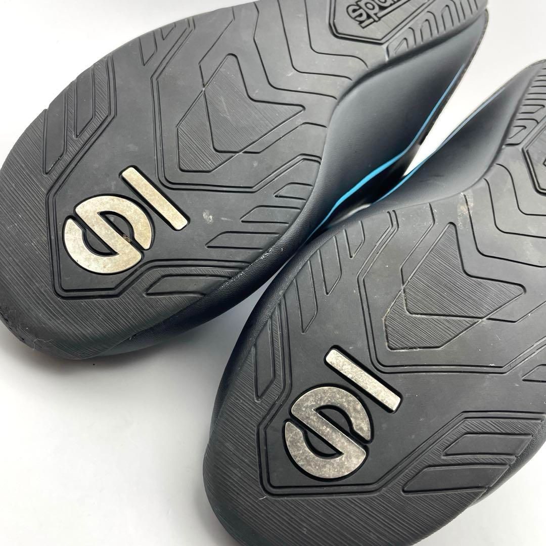 ドライビングシューズ