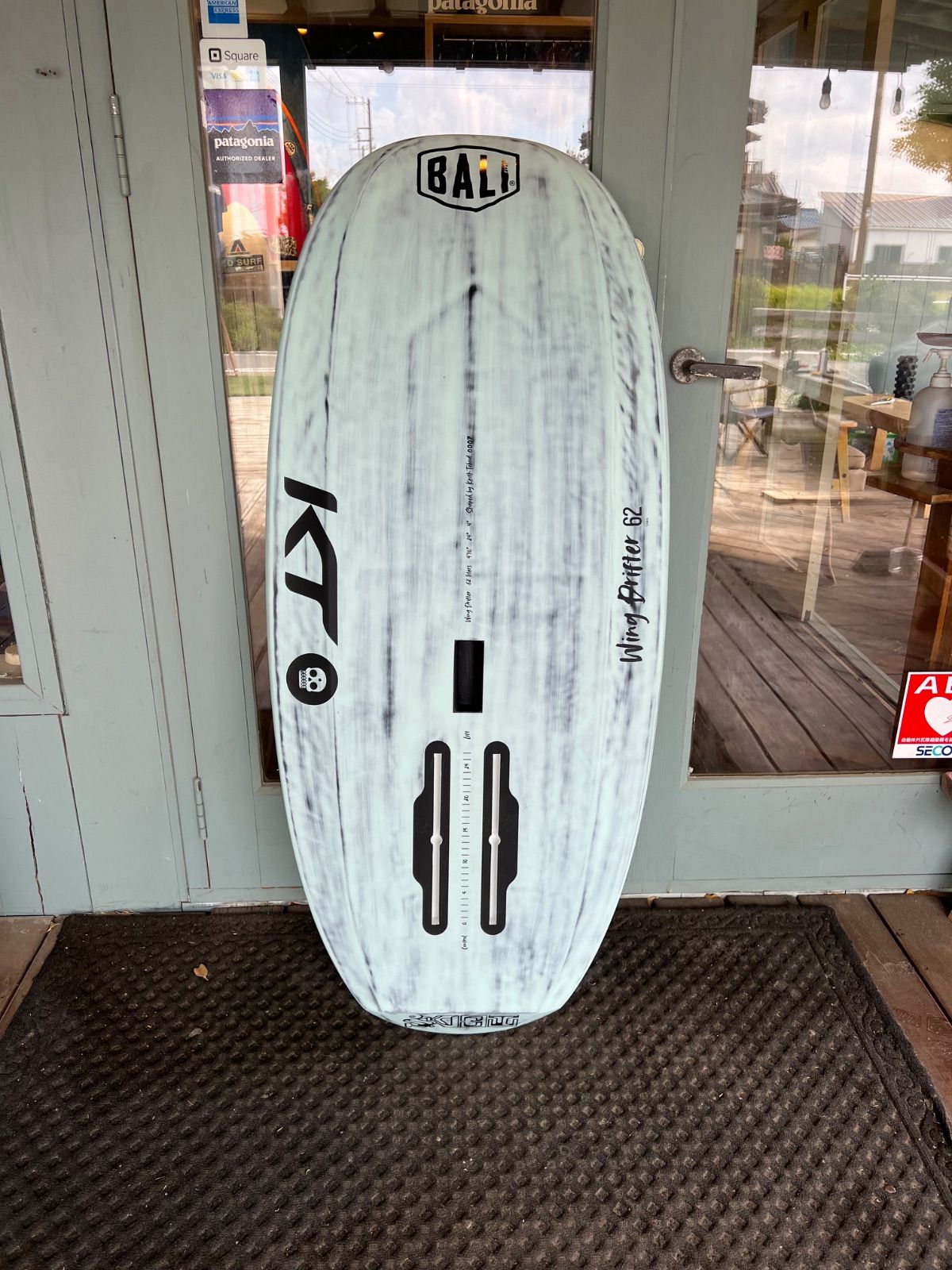 4’10 62L