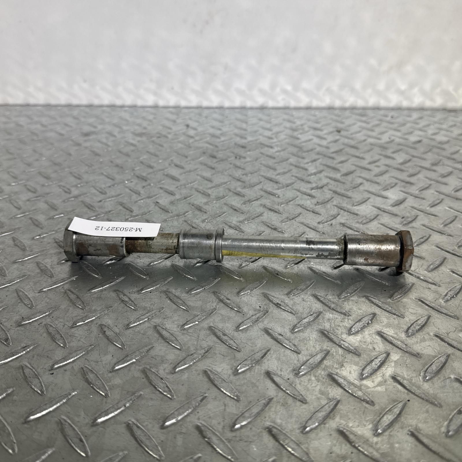 KAWASAKI KZ650 フロントアクスルシャフト カワサキ [M-250327-12