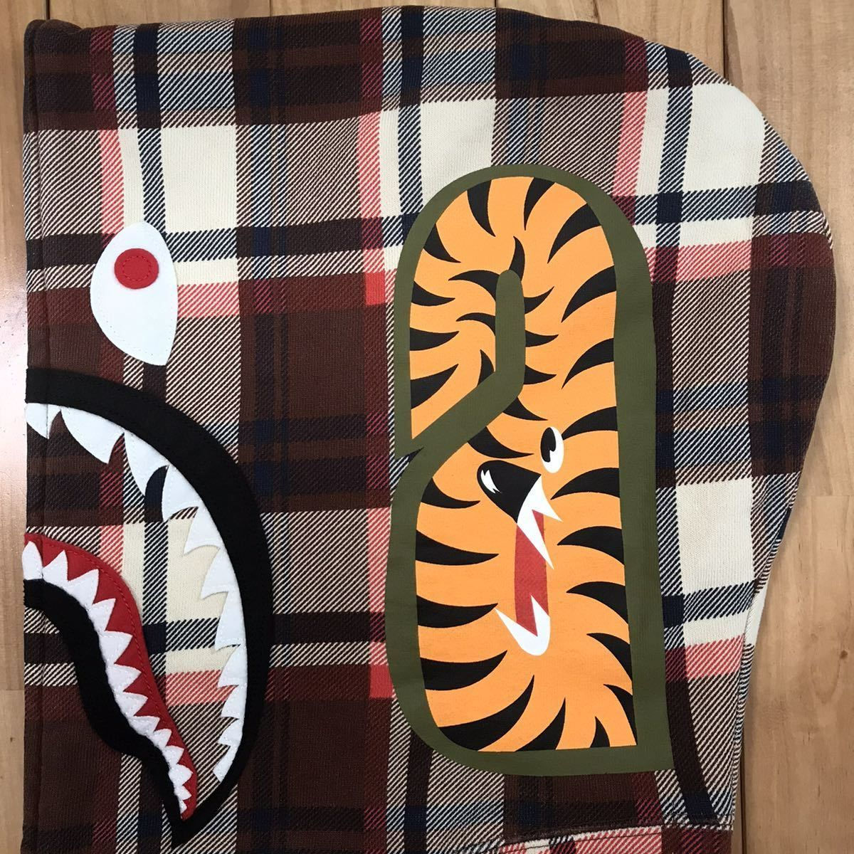 NFS限定BAPE ラブジェネ　シャークパーカー ☆NFS限定☆ ラブジェネ シャーク パーカー Mサイズ shark full
