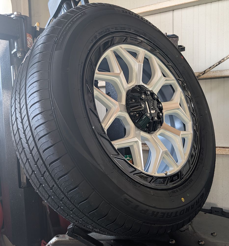 送料無料キャンペーン中！ クラウンスポーツ 20インチ LEXXEL InFerno ダンロップ PT5 235 50R20