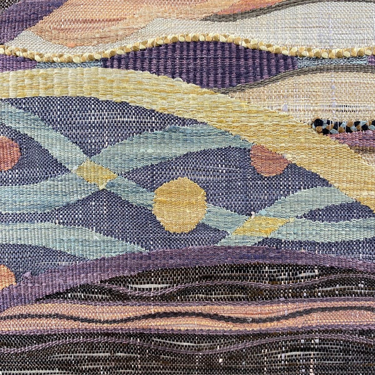 バイセル 着物 名品 袋帯 薄紫 紬地 華文 亀甲 花菱 汕頭刺繍 染分け お太鼓柄 正絹 ☆☆☆☆ 袋帯 ｜ 中古着物・帯・和装小物 ｜ バイセル オンライン