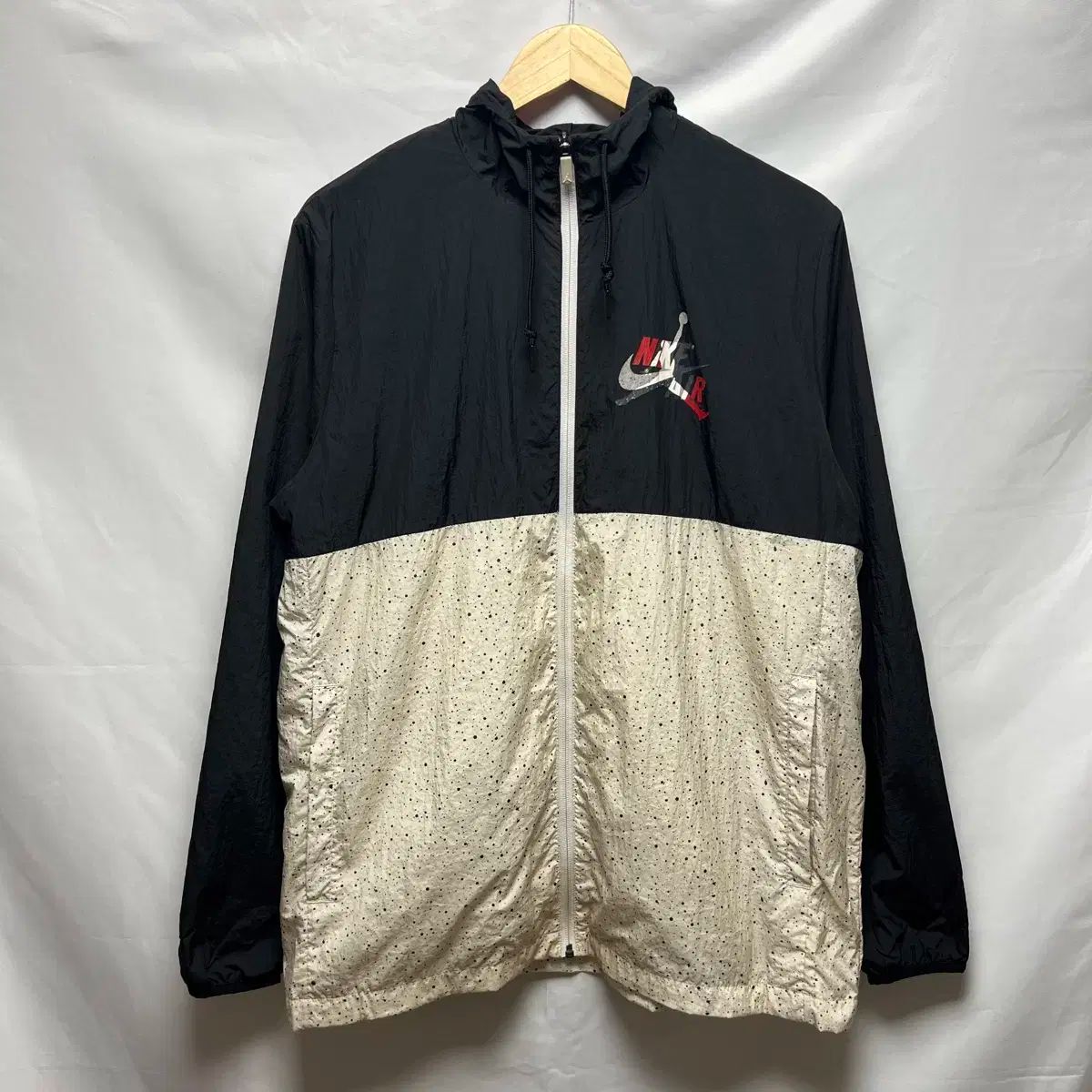 未使用 NIKE ジョーダン ジャンプマン クラシックス ウィンドウェア XL NIKE JORDAN ジャケット ジョーダン ジャンプマン クラッシク
