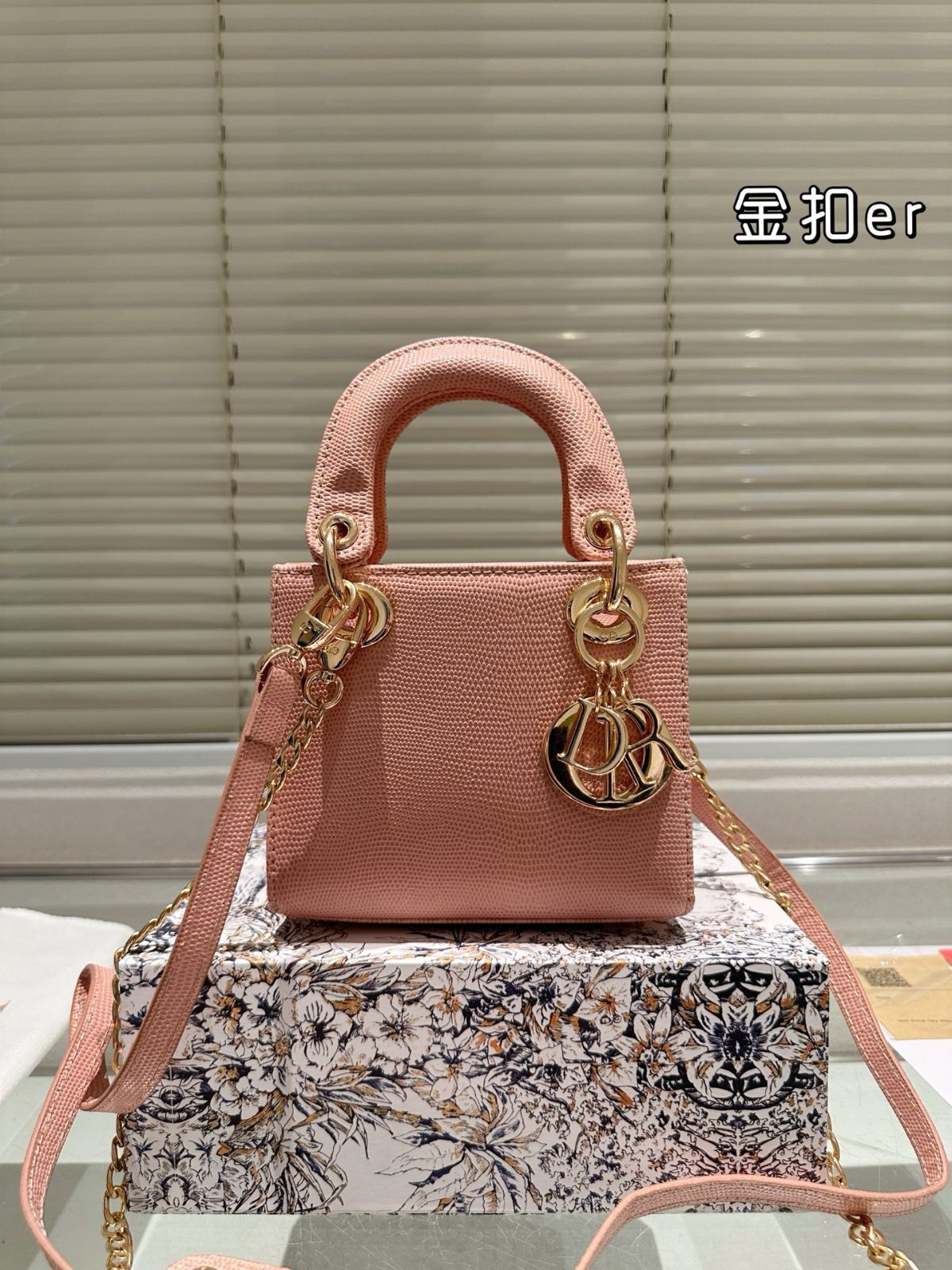 【希少商品】Dior レディース バッグ Grand Tour Multipocket DIOR | Grand Tour Multipocket バッグ ラージ クリンクルド
