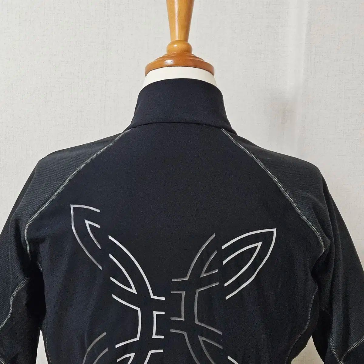 モンチュラ ブラック ソフトシェル ジャケット