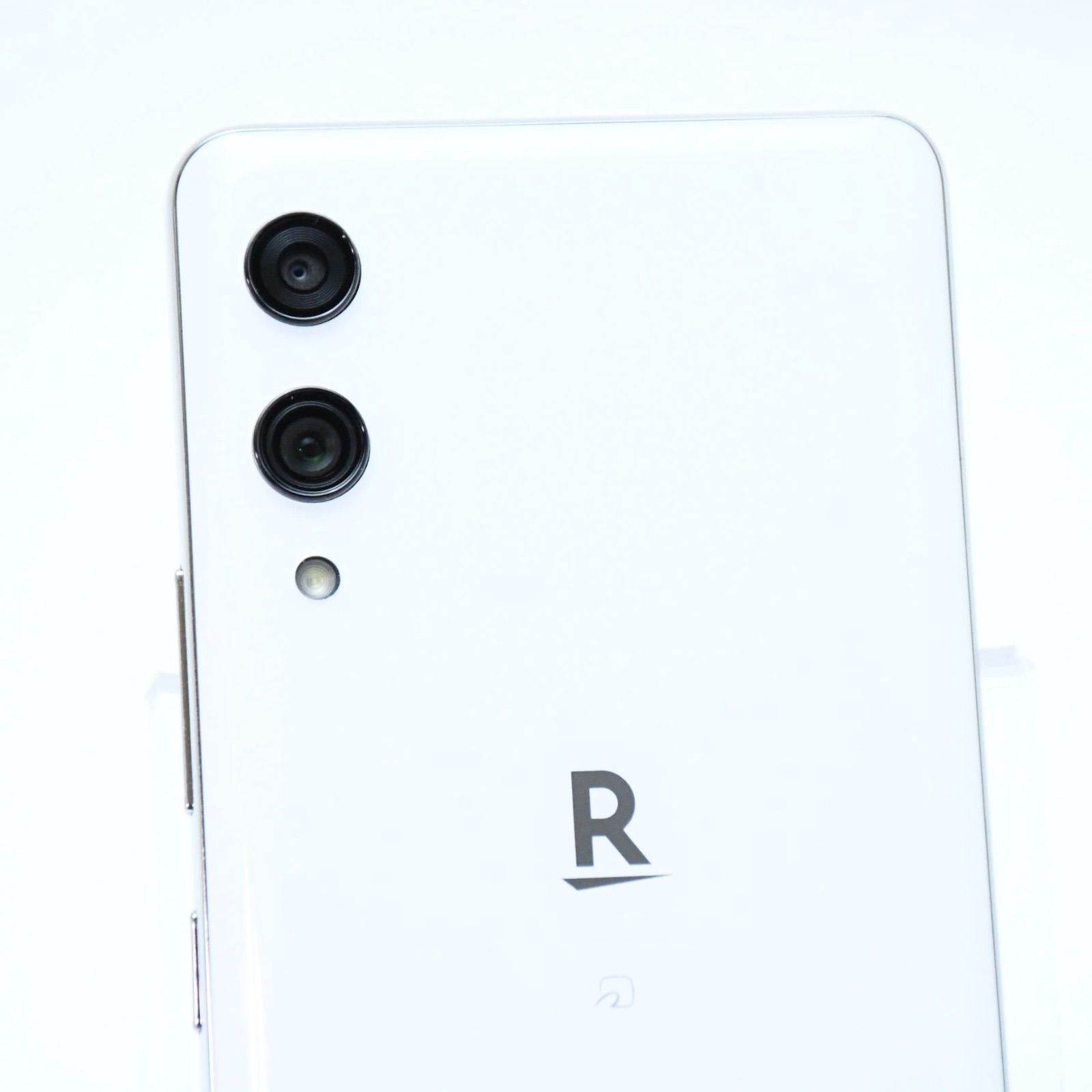 Rakuten hand P710 ホワイト 新品未使用】楽天ハンド ホワイト Rakuten