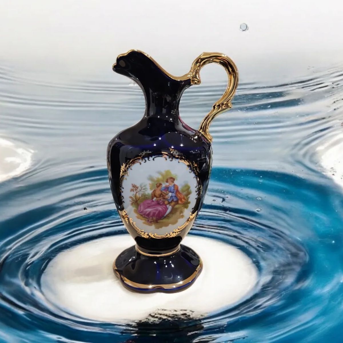 LIMOGES CASTEL リモージュ キャッスル 水差し ピッチャー 花瓶 フランス 22K Gold ゴールド 金彩 花器 インテリア 置物  アンティーク リモージュカステル 瑠璃色 ヴィンテージ インテリア 置物 西洋アンティーク Kk(出)75 - メルカリ