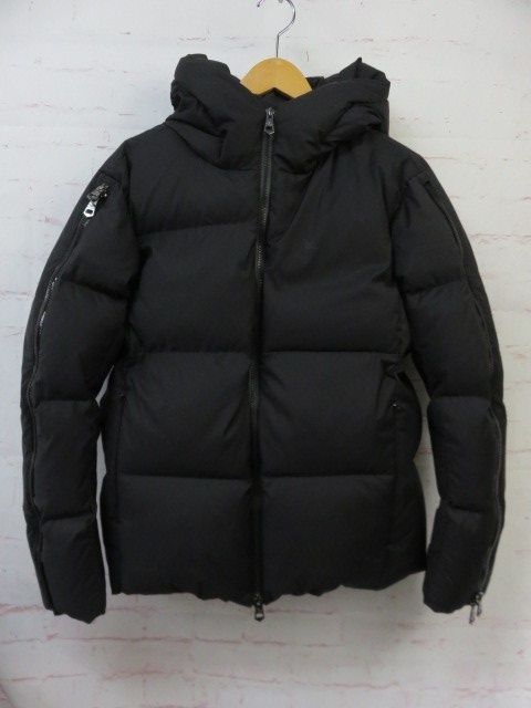【中古】1PIU1UGUALE3 ｳﾉﾋﾟｩｳﾉｳｸﾞｧｰﾚﾄﾚ ﾀﾞｳﾝｼﾞｬｹｯﾄ USO-23051 ﾌﾞﾗｯｸ M 991812347