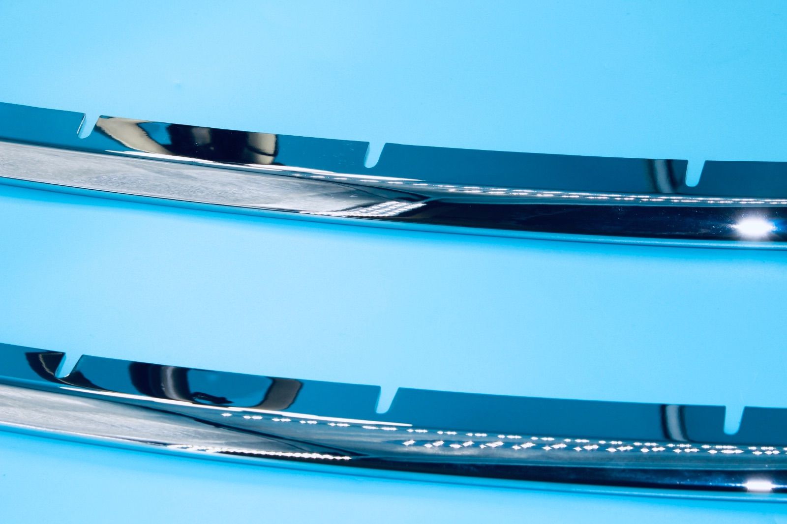 フロントガーニッシュ