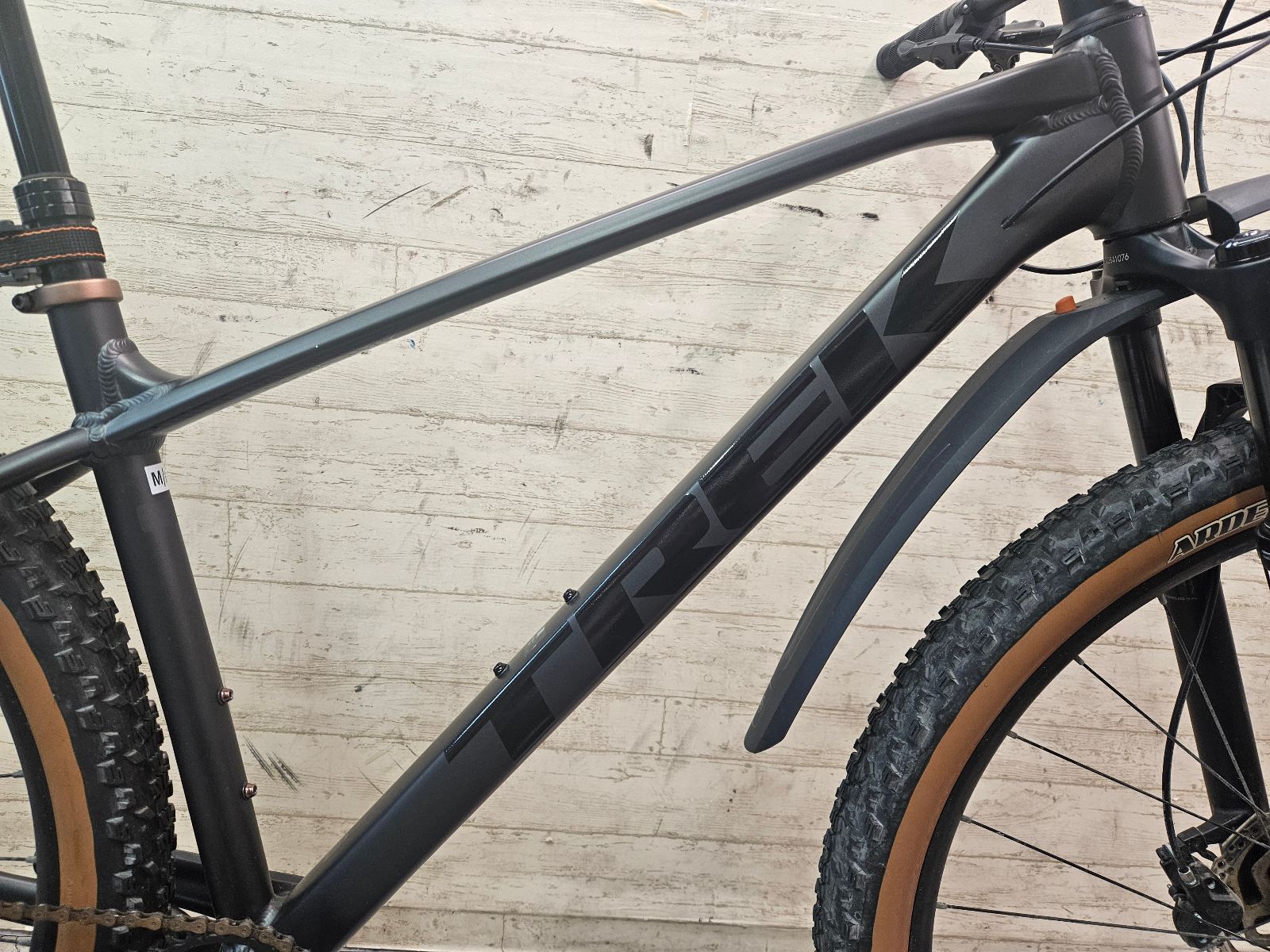 西濃運輸 発送のみ 】TREK MARLIN 8 gen3 size:M/L 173-180cm 2023 