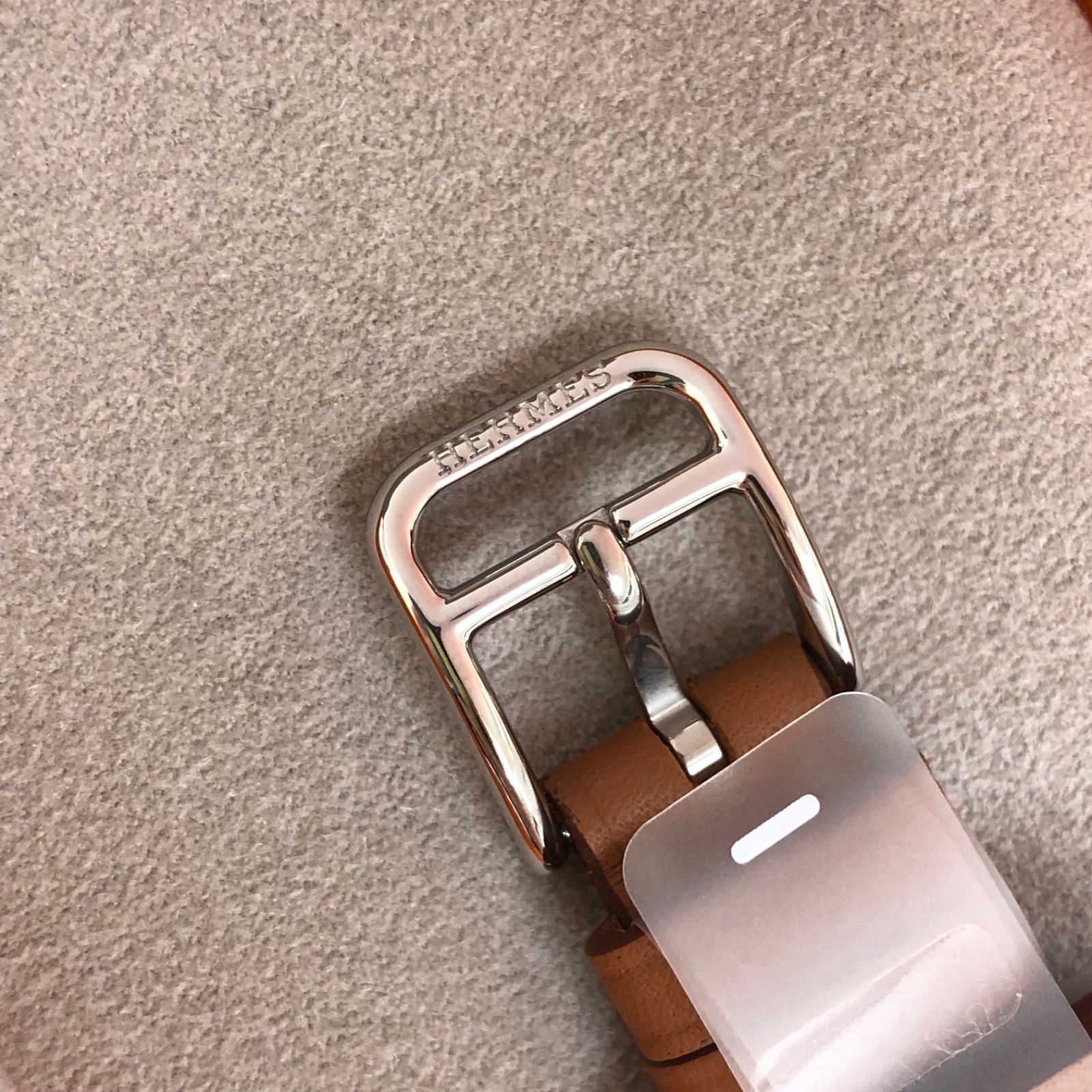 オープニング 大放出セール HERMES 新品未使用 Hermès- AirTag Apple