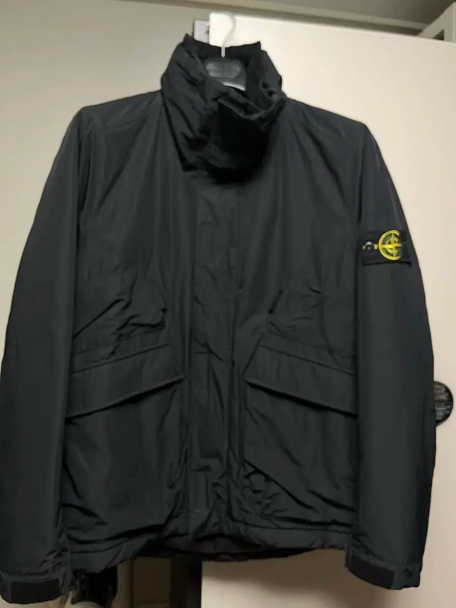 STONE ISLAND(ストーンアイランド) ナイロン メタル ダウンジャケット ストーンパッド