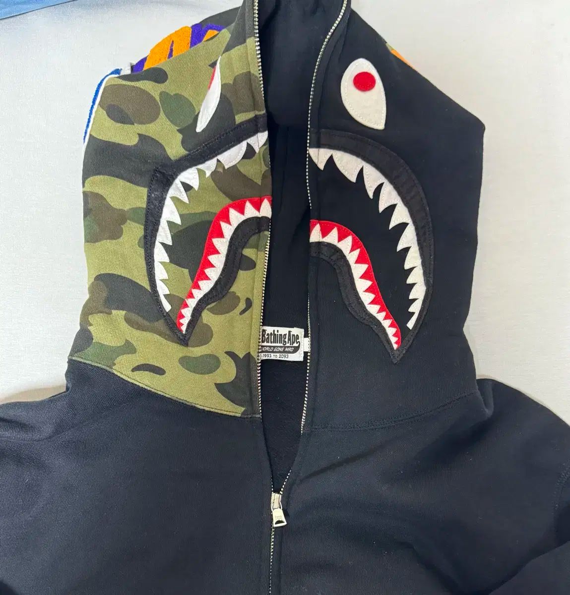 A BATHING APE(アベイシングエイプ) シャーク フード付き ジップアップ  