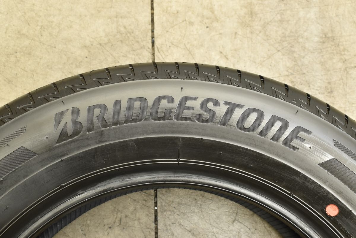 ヤリスクロス カムリ