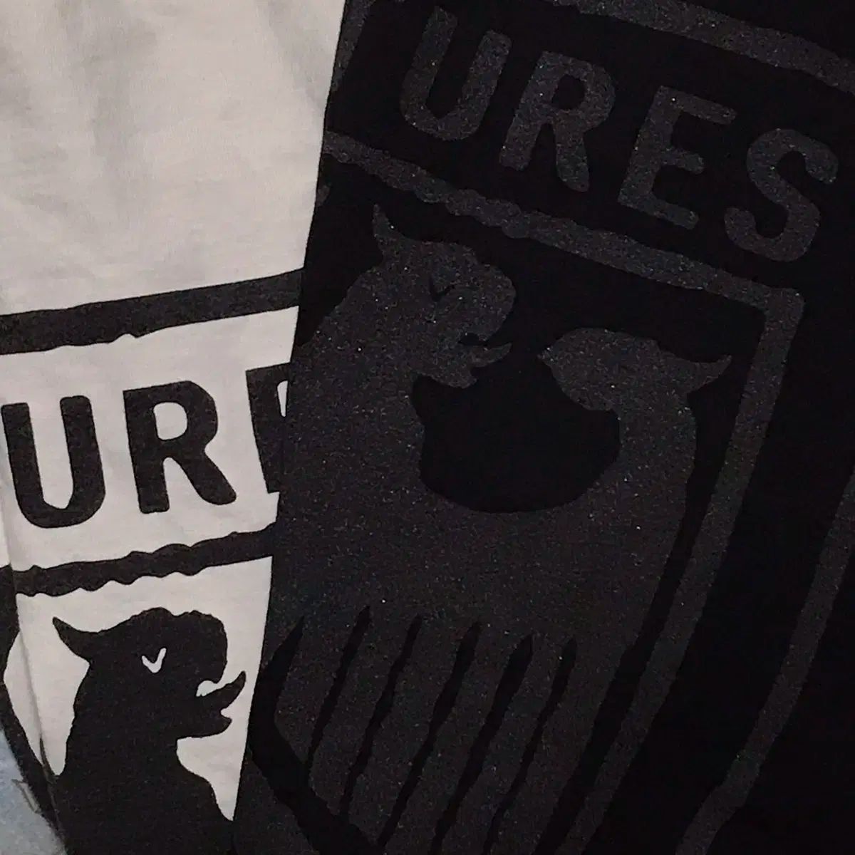 【雷市場（ポンジャン）商品韓国直送】カニエ バルチャーズ 半袖Tシャツ 黒 白 3 サイズ