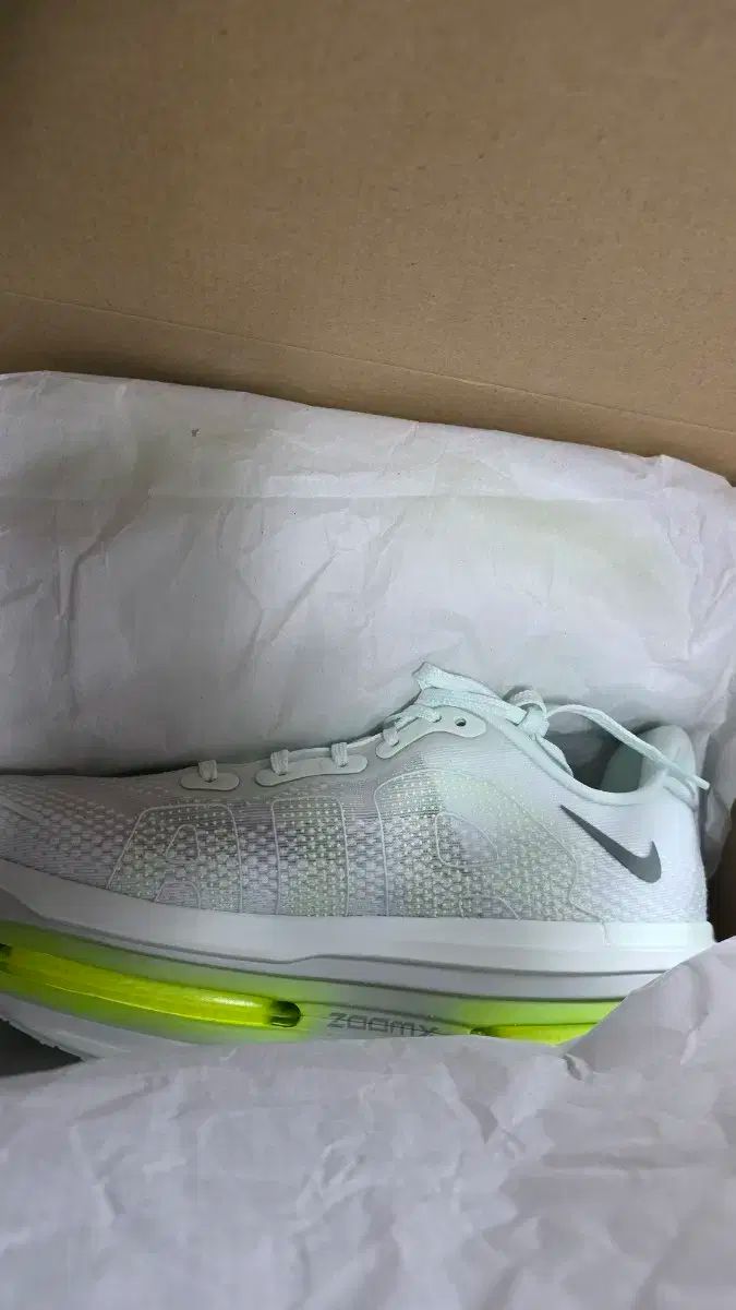 専用 ナイキ ボメロ グリーン 270mm 【数量限定超特価!!】