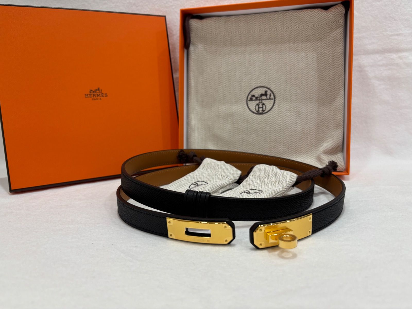 ヴォーエプソン 黒