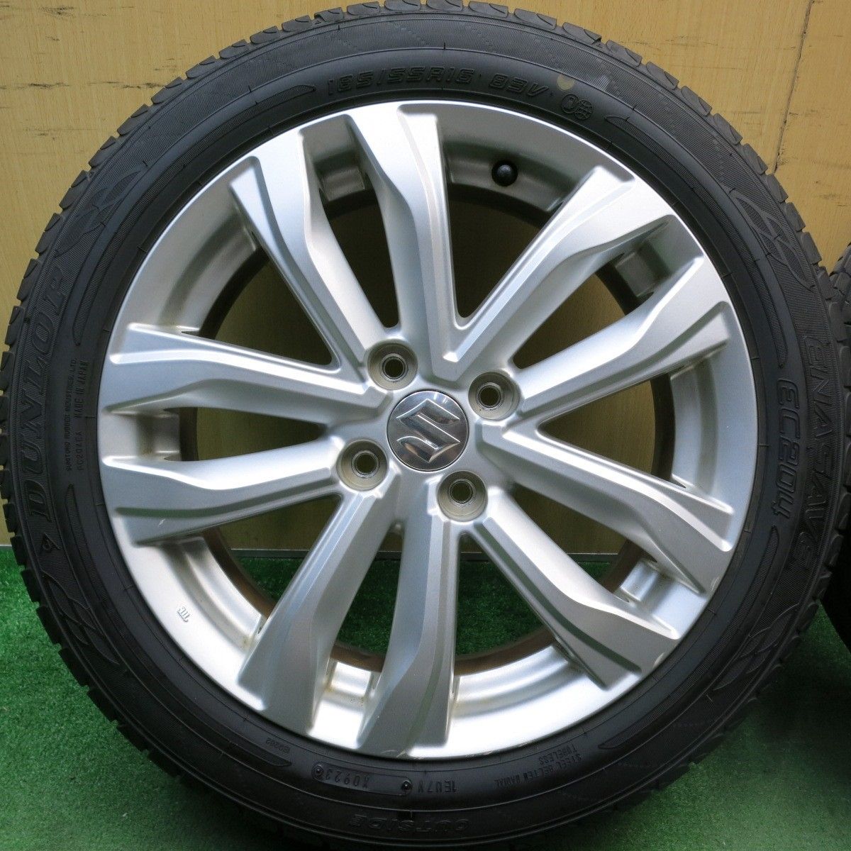 5000円以上送料無料。 バリ溝 23年 9.5分 スズキ スイフト 純正 185 55R16 ダンロップ エナセーブ EC204 16インチ PCD100 4H 5092708HAノ セット割