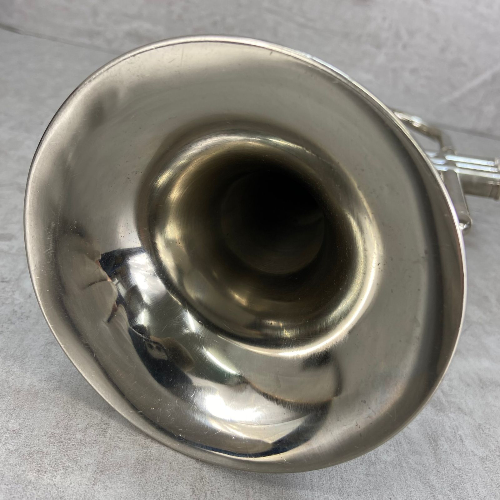 YAMAHA　YTR-136　B♭トランペット 管楽器　Mボア　ニッケルメッキ YAMAHA YTR-136 B♭トランペット trumpet 管楽器 Mボア ニッケル